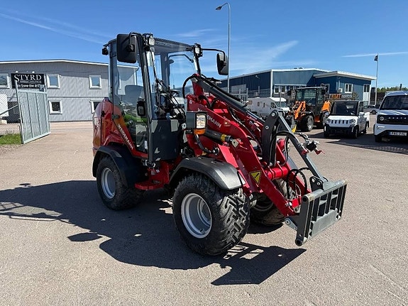 Weidemann 1390 4 of 6