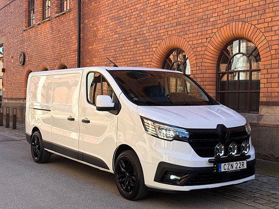 Renault Trafic 11 of 19