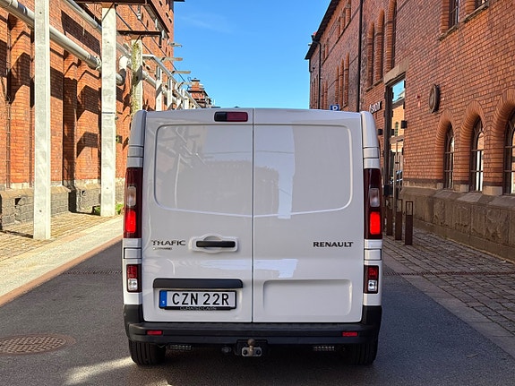 Renault Trafic 8 of 19