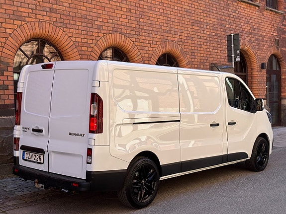 Renault Trafic 12 of 19