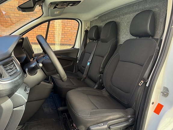 Renault Trafic 15 of 19