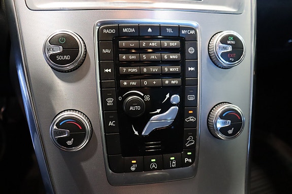 Volvo XC60 24 of 28