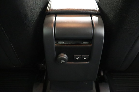 Volvo XC60 15 of 28