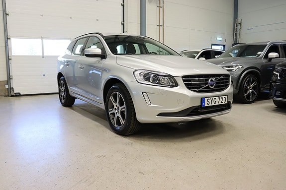 Volvo XC60 3 of 28