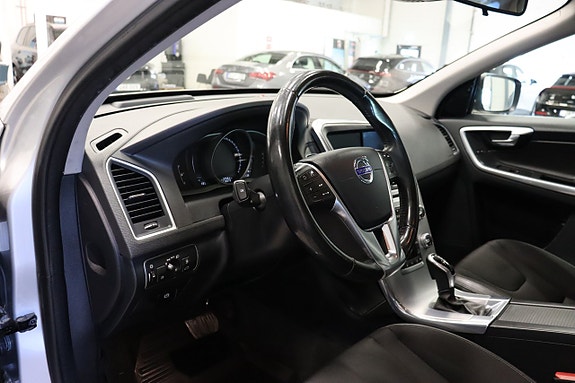 Volvo XC60 6 of 28