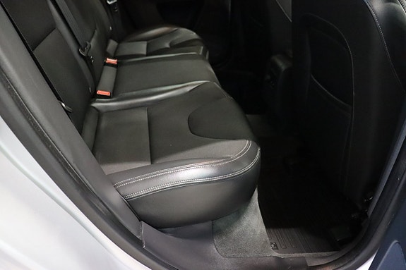 Volvo XC60 14 of 28
