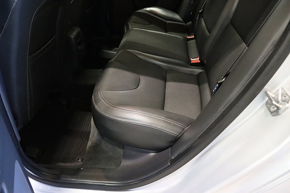 Volvo XC60 10 of 28
