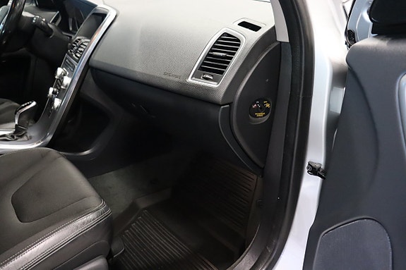 Volvo XC60 12 of 28