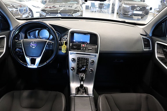Volvo XC60 17 of 28