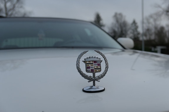 Cadillac DTS 6 of 11