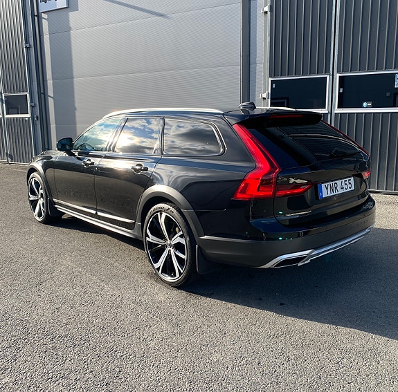 Volvo V90 Cross Country 4 of 5