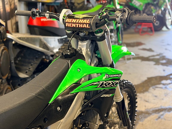 Kawasaki KXF 250 Välservad FMF System /400:-/mån Frakt -15 2 of 8