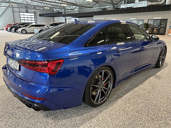 Audi S6 4 of 5