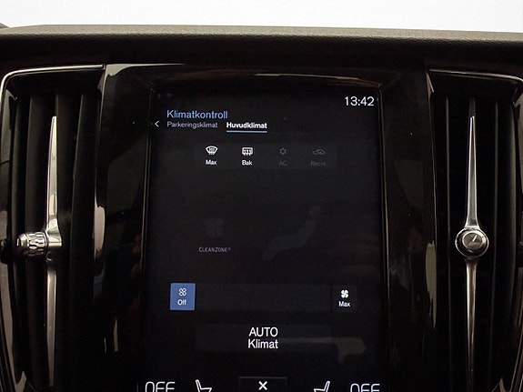 Volvo V90 Cross Country 21 of 30