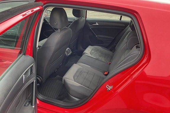 Volkswagen Golf VII 7 of 7