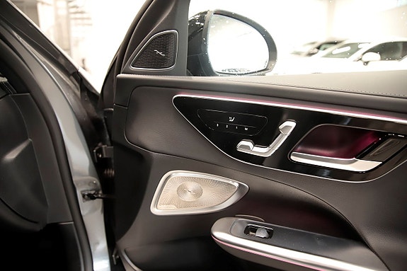 Mercedes-Benz C220 11 of 17