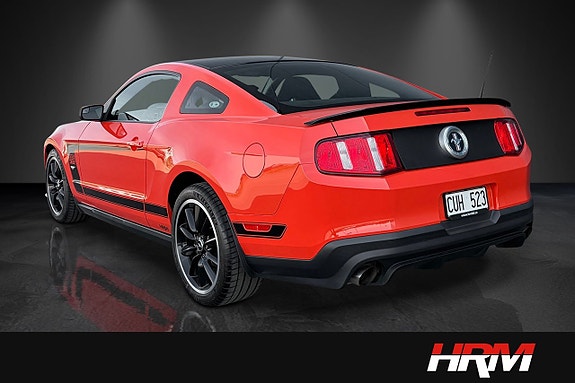 Ford Mustang 3 of 5