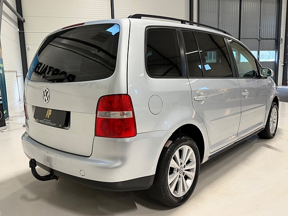 Volkswagen Touran 5 of 5