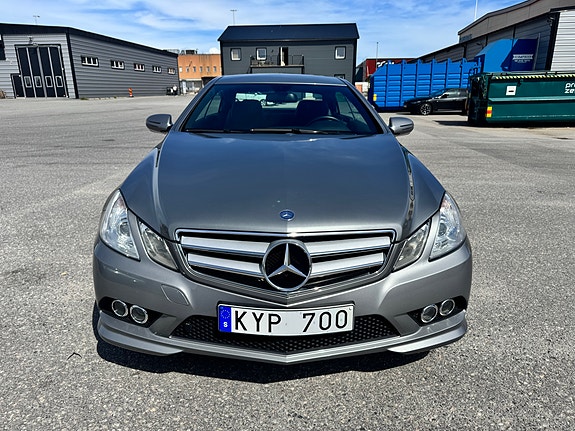 Mercedes-Benz E350 2 of 5