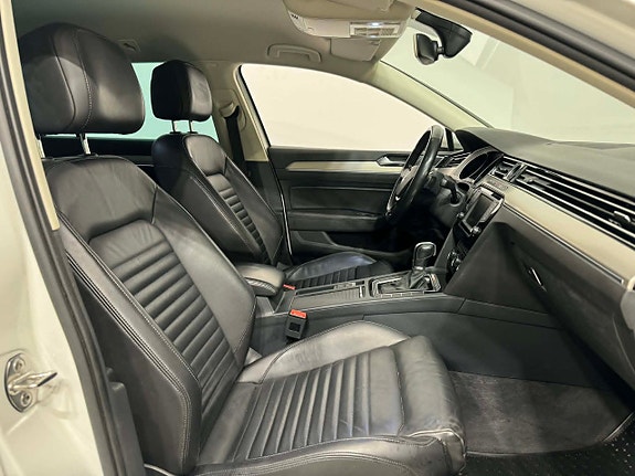 Volkswagen Passat 5 of 5