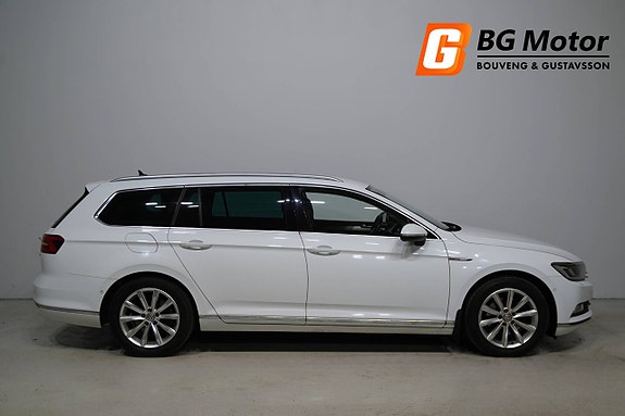 Volkswagen Passat 2 of 5