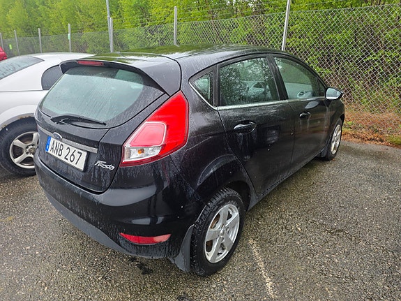 Ford Fiesta 4 of 6