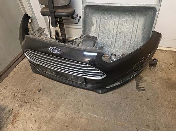 Ford Fiesta 2 of 6