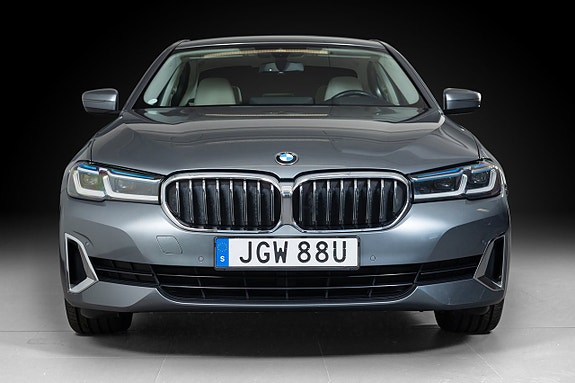 BMW 520d 4 of 5