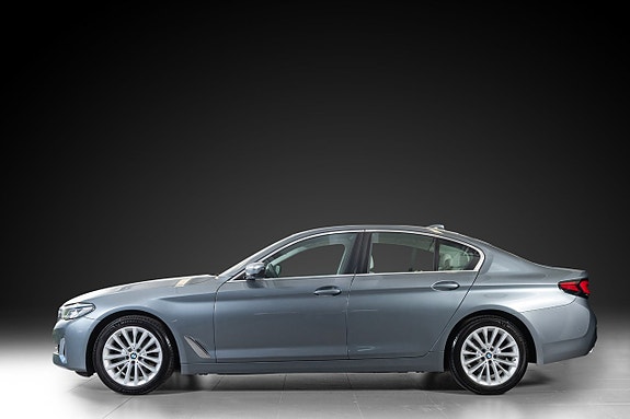 BMW 520d 3 of 5