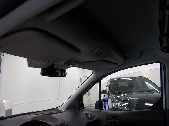 Ford Transit Connect 6 of 22