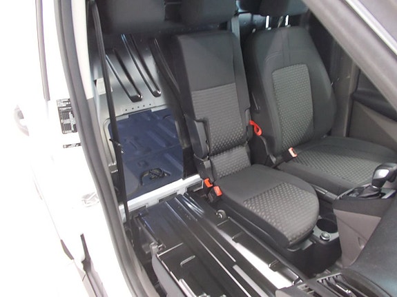 Ford Transit Connect 16 of 22