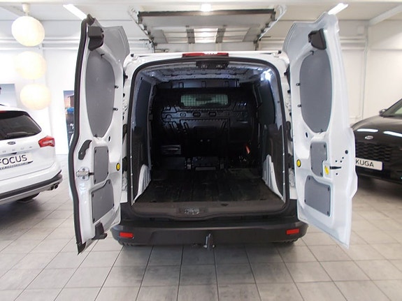 Ford Transit Connect 18 of 22