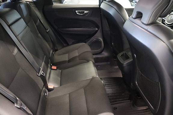 Volvo XC60 14 of 30