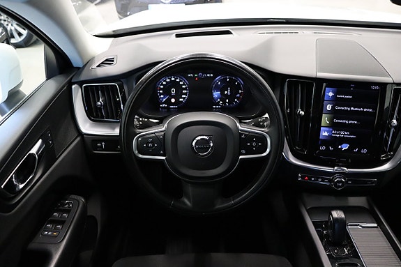 Volvo XC60 15 of 30