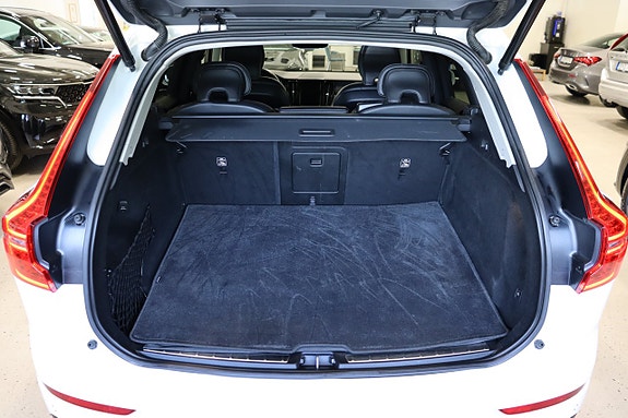 Volvo XC60 6 of 30