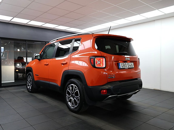 Jeep Renegade 10 of 27