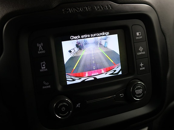 Jeep Renegade 18 of 27