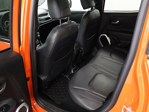 Jeep Renegade 22 of 27
