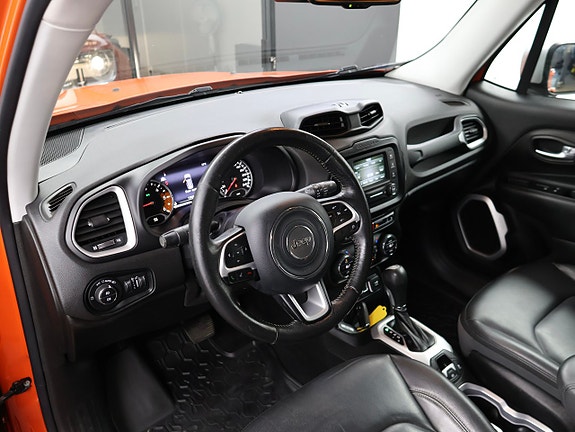Jeep Renegade 15 of 27
