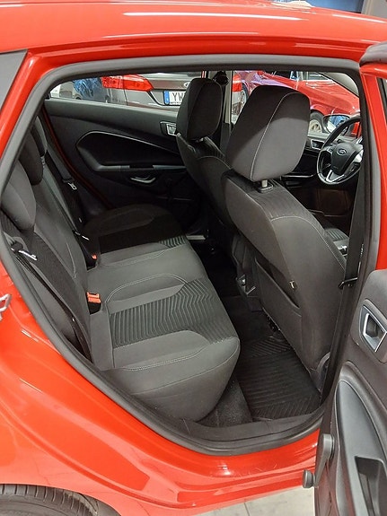Ford Fiesta 14 of 18