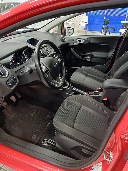 Ford Fiesta 11 of 18