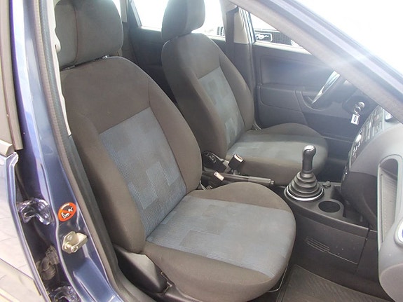 Ford Fiesta 11 of 16