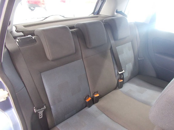 Ford Fiesta 13 of 16