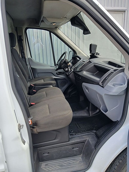 Ford Transit 13 of 18