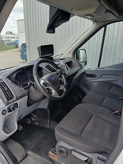 Ford Transit 10 of 18