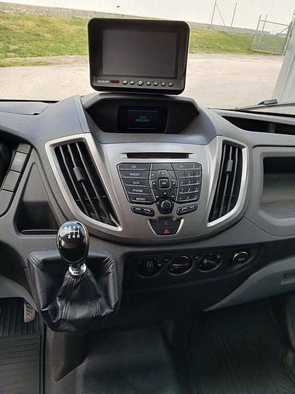 Ford Transit 12 of 18