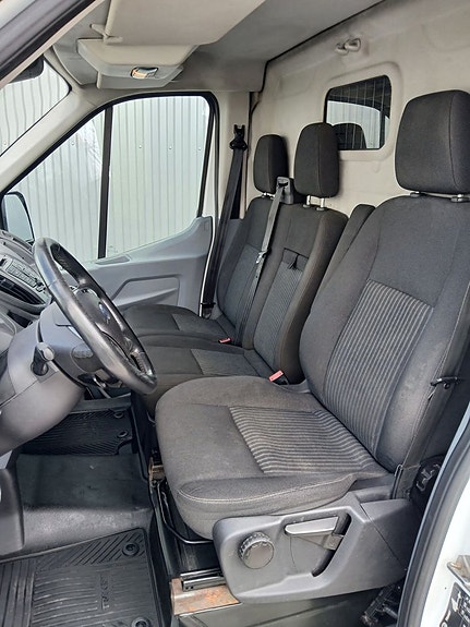 Ford Transit 9 of 18