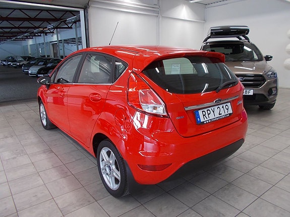 Ford Fiesta 4 of 5