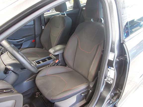 Ford Focus 6 of 18