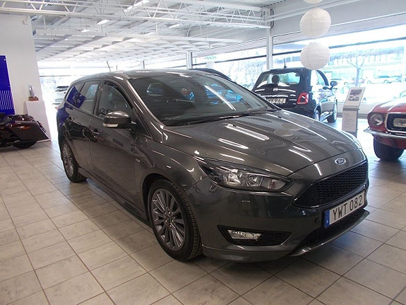 Ford Focus 2 of 5